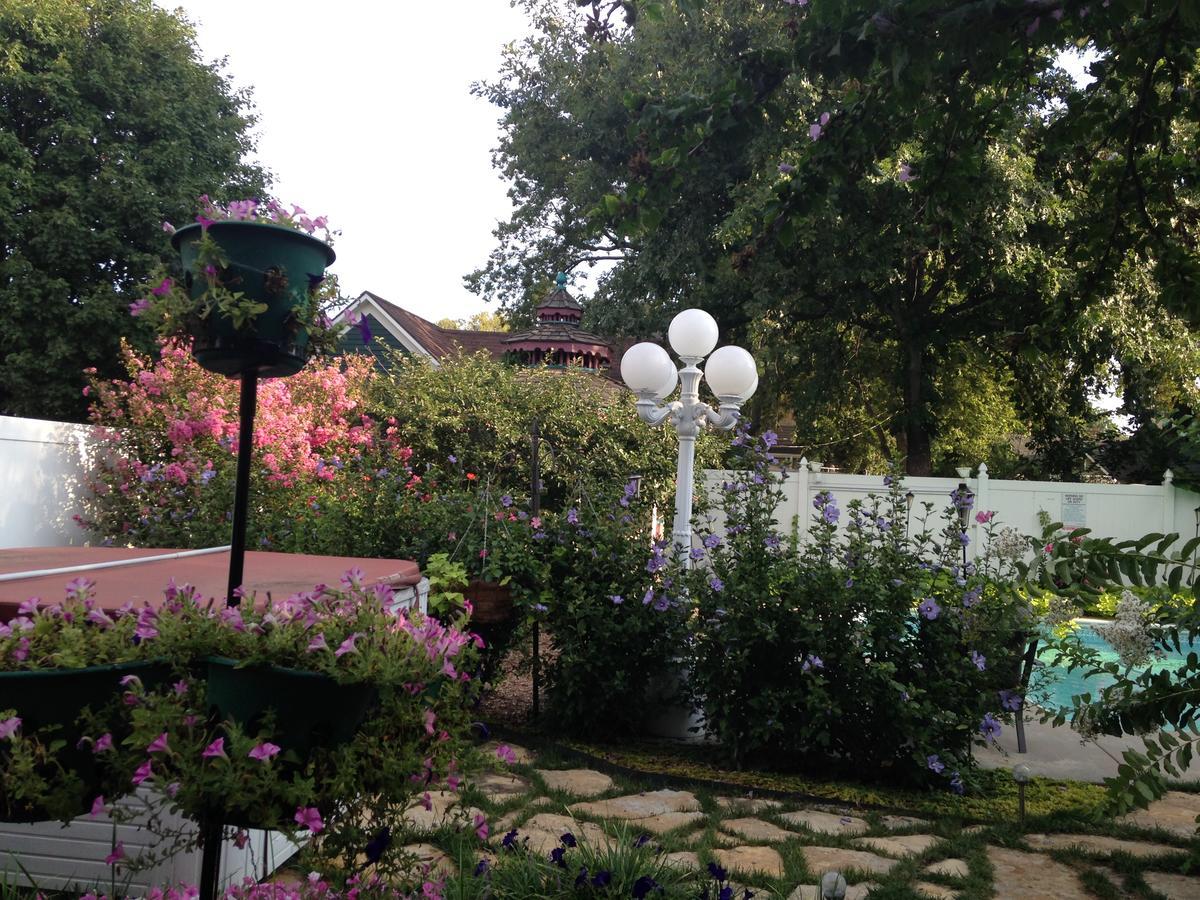 Rosberg House Bed and Breakfast Lindsborg Buitenkant foto